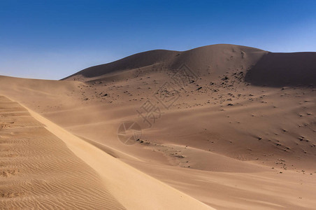 甘肃省敦煌市附近回声沙山的沙丘图片