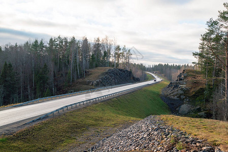 俄罗斯卡雷利亚的秋天地貌高速公路A121Sor图片