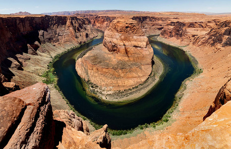 HorseshoeBend是位于美国亚利桑那州佩奇镇附近的科罗拉多河马蹄形切割河道马蹄湾位于格伦峡谷公园内格伦峡谷大坝和鲍威尔湖图片