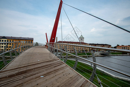复合材料跨河桥图片