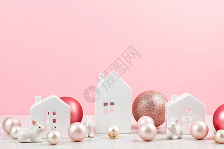 玩具小白房子白兔和圣诞节装饰品图片
