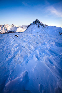 高山冬季风景图片