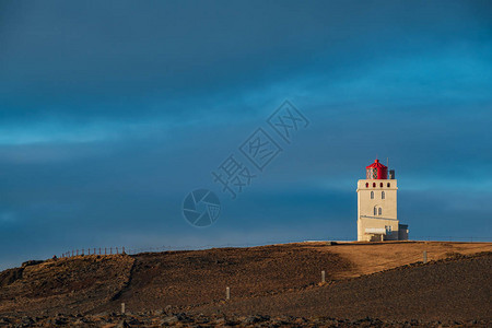 冰岛Dyrholaey灯塔在阳图片