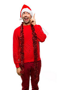 红衣服男子庆祝圣诞节日图片