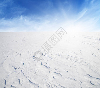 冬天雪和天空的风景背图片