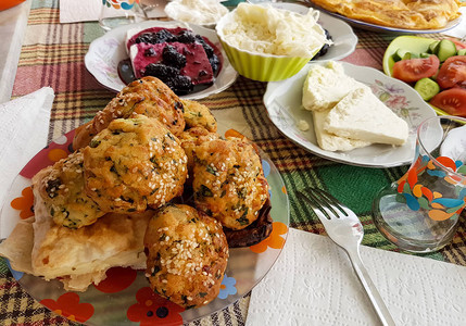传统美味的土耳其早餐旅行概念照图片