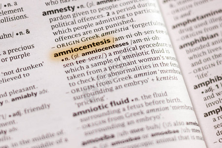 字典中的Amniocentesis一词或句背景图片