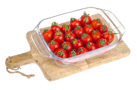 用于烤箱素食菜肴的生番茄玻璃烤盘工作室照片图片