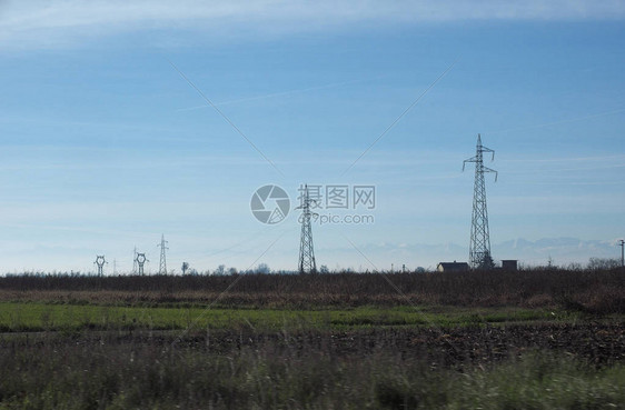 电力高压输电线路塔图片