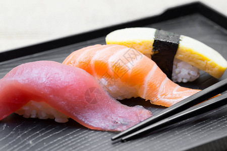 寿司套餐日本料理图片