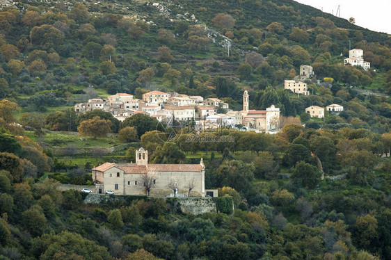 古老的Marcasso修道院和Lavatoggio山村图片