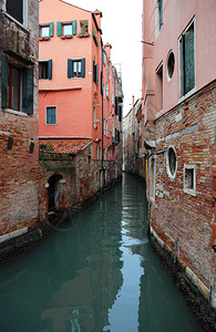 意大利威尼斯的狭窄水道通航运河是威尼图片