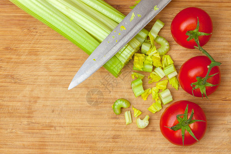 芹菜和西红柿图片