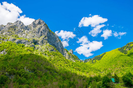 高山雪峰美景图片