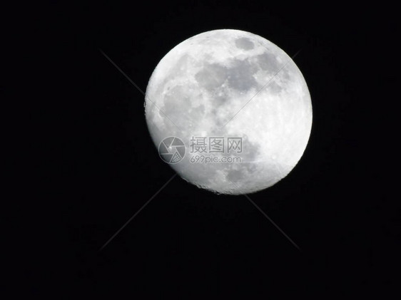 夜里在热诺瓦市的满月中拍摄了惊人的全月摄影其背景和一些星中的图片