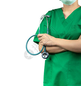 外科医生穿绿色磨砂衬衫制服和绿色面罩拿着听诊器的医师手医疗保健专业人员外科医生充满信心地站立图片