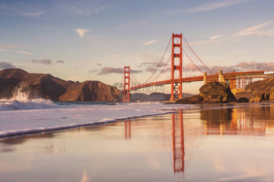 在旧金山与日落相遇的最好地方金门桥景色惊人法警的海滩图片