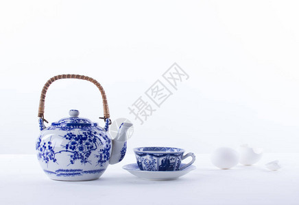 越南茶叶传统陶器产品白色背景复制空图片