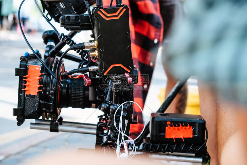 独家幕后花絮与球员专访呈现赛场内外真实故事增强观赛沉浸感