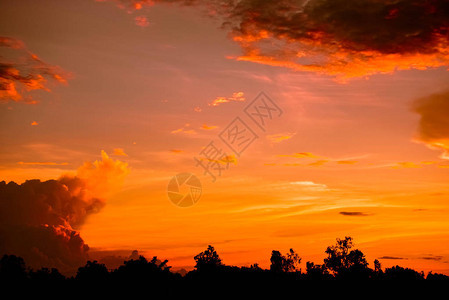 橙色天空戏剧日落橙色天空图片