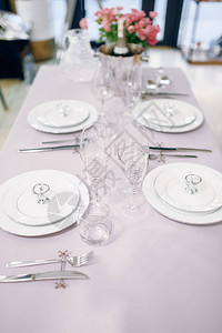空桌餐具桌子布置服务节庆晚宴装图片