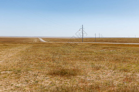 蒙古草原的高压电线美丽的景观蒙图片
