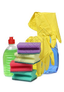 白色背景上的防护手套和清洁产品图片