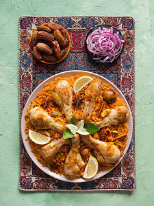 卡塔尔鸡肉巴林和卡塔尔的国餐图片