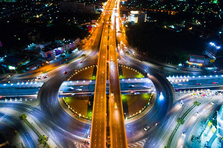 夜间乘车行驶之夜交通界点城市图片