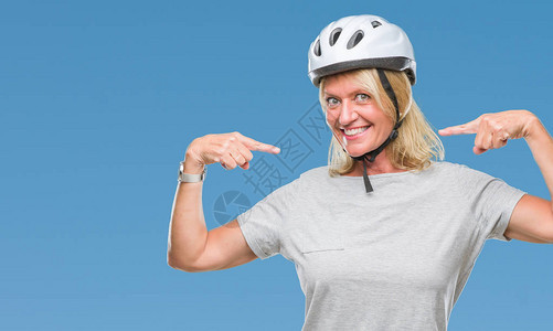 中年白人骑自行车的女人图片