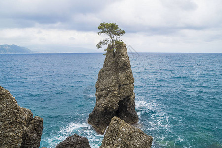 意大利波托福里诺地中海岸的自然景观和暴风雨天气意大图片