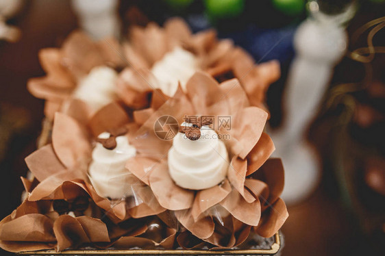 为派对和婚礼装饰的甜食高调糖果图片