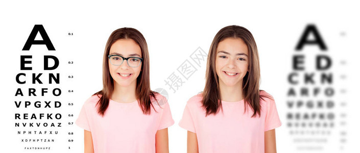 可爱的十几岁女孩带着眼镜图片