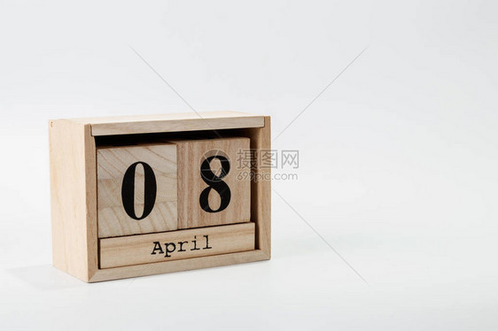 木制日历4月8日在图片