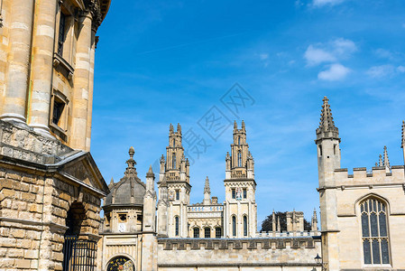 英国牛津大学历史建筑图片