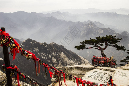 五座圣山之一华山Huashan的美丽山地景观图片