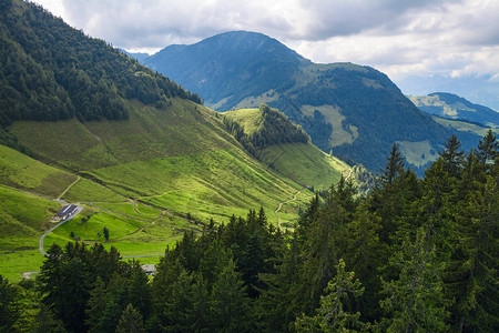 奥地利费伯布伦阿尔卑斯山历史和自然保留地Wildseelloder住宅和野德西湖两小时的足迹图片