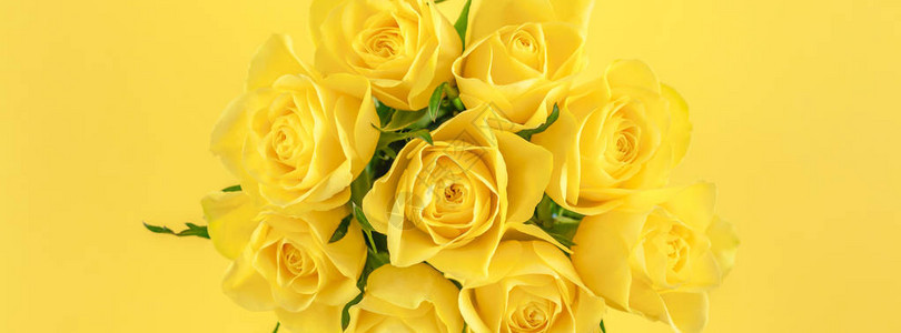 创用CCBYNCSA2创意顶级观点平面铺设新黄色玫瑰花束图片
