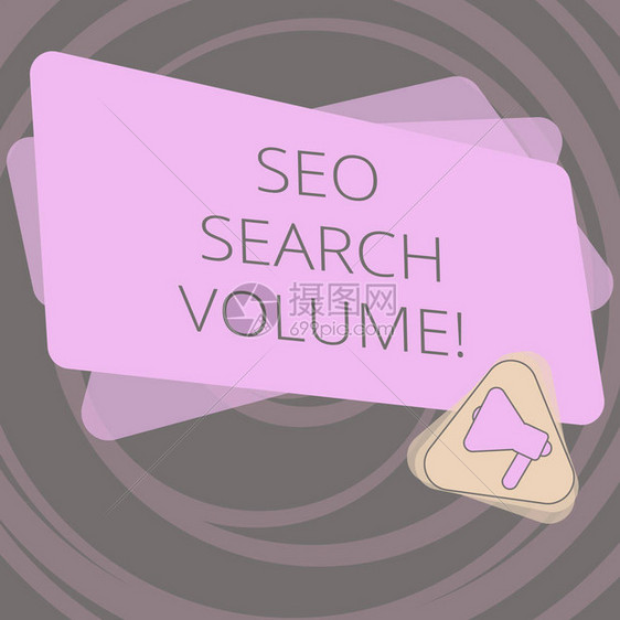 显示Seo搜索量的文本符号特定关键字在三角形内的扩音器和公告的空白颜色矩形发生的搜索的图片