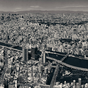 东京城市天际线屋顶景观与河流日本图片