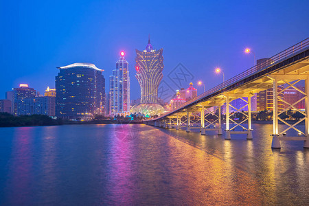 夜晚的澳门城市天际线图片