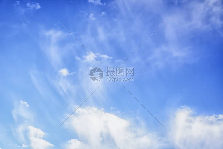蓝色天空云层环状积聚云美图片