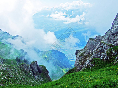 从Churfirsten山脉的Hinderrugg峰看图片
