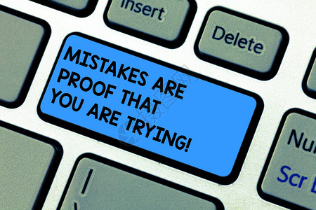 手写文字书写错误是您正在尝试的证明概念意义试错是成功之道键盘意图创建计算机消图片