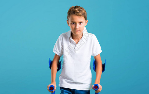 卡通老人拐杖图片