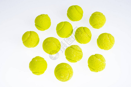 在网球形状的糖果口香糖球工作室照片图片