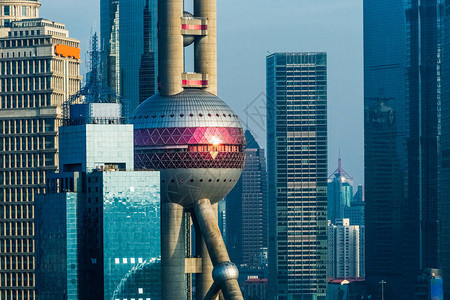 东方珍珠塔上海世界金融中心SWFC和带有上海背景图片