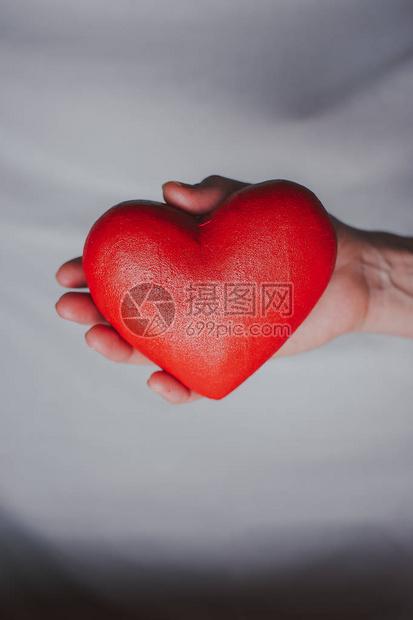 红心在快手直播中的意义与作用 (快手主播的红心有什么用)-初仟社区