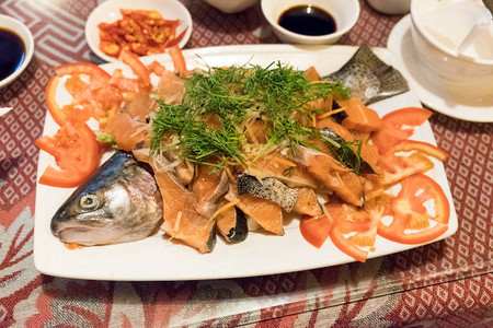 新鲜食品鲑鱼将蔬菜和图片