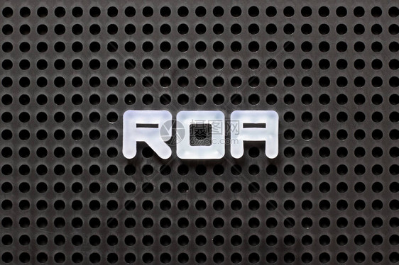 黑色折纸板白字母为ROA字资产图片
